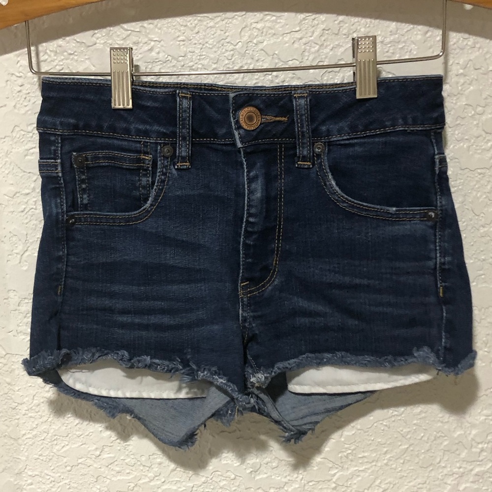 American Eagle 🦅 hi rise shortie women’s size 2 jean shorts.